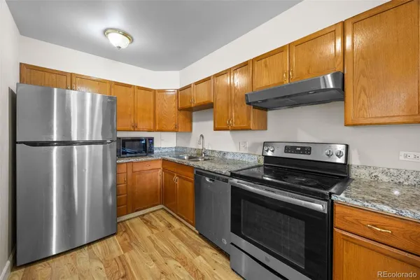 Property Slideshow image 2 of 20 | 650 s alton way 3b, Denver, CO, 80247