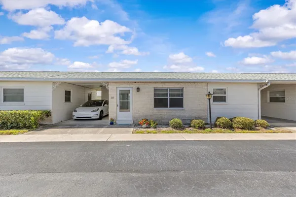 Property Slideshow image 2 of 35 | 12400 park blvd 210, Seminole, FL, 33772