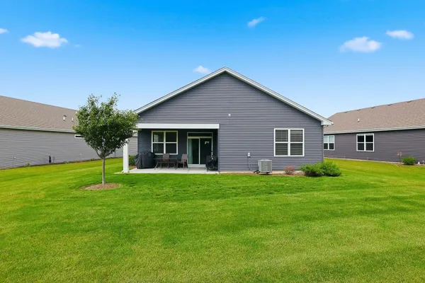 Property Slideshow image 2 of 23 | 1155 heritage ct, Pingree Grove, IL, 60140
