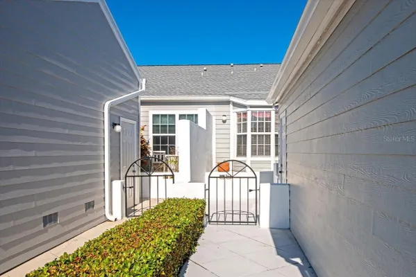 Property Slideshow image 3 of 67 | 1216 spoonbill landings cir, Bradenton, FL, 34209