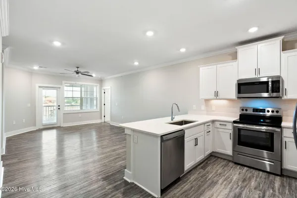 Property Slideshow image 2 of 49 | 395 s crow creek dr 1624, Calabash, NC, 28467