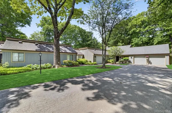 Property Slideshow image 3 of 42 | 300 heritage hls b, Somers, NY, 10589