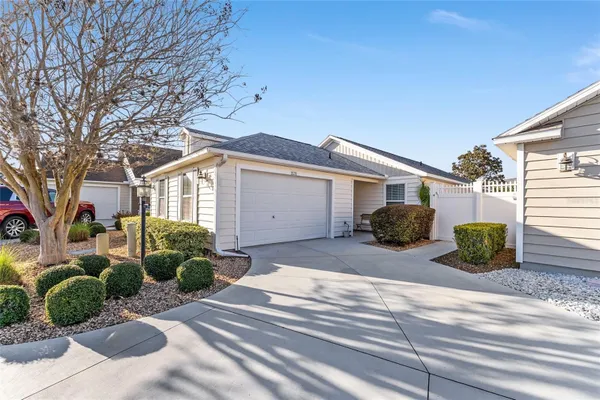 Property Slideshow image 3 of 71 | 1131 southern sun dr, The Villages, FL, 32162