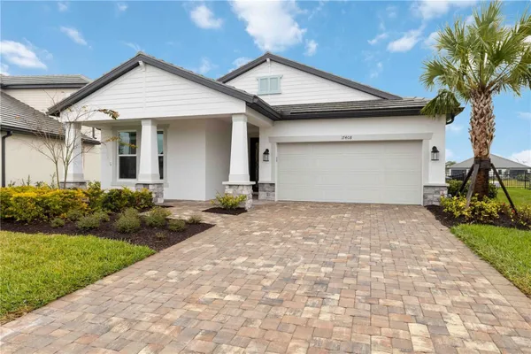 Property Slideshow image 2 of 49 | 17408 savory mist cir, Lakewood Ranch, FL, 34211