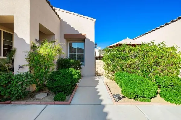 Property Slideshow image 2 of 44 | 47755 soft moonlight, La Quinta, CA, 92253