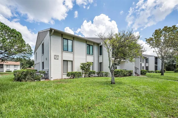 Property Slideshow image 2 of 63 | 2642 pine ridge way d2, Palm Harbor, FL, 34684