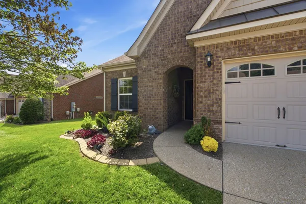 Property Slideshow image 3 of 38 | 473 stonegate dr, Lebanon, TN, 37090