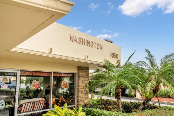 Property Slideshow image 2 of 33 | 4550 cove cir apt 1003, St Petersburg, FL, 33708