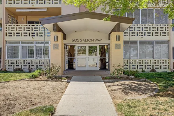 Property Slideshow image 3 of 49 | 605 s alton way 12c, Denver, CO, 80247