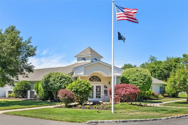 Property Slideshow image 2 of 29 | 2803 pebble beach path, Riverhead, NY, 11901
