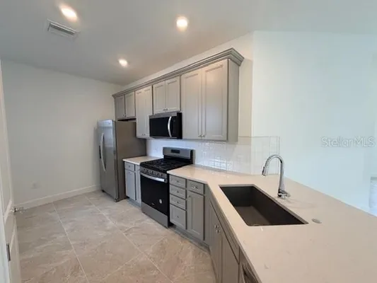 Property Slideshow image 2 of 9 | 18824 indian rock pl, Lakewood Ranch, FL, 34211