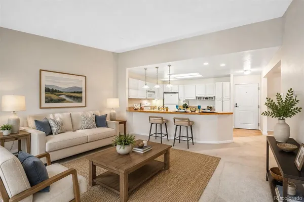 Property Slideshow image 2 of 50 | 650 s clinton st 5d, Denver, CO, 80247