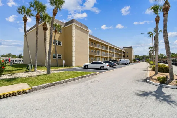 Property Slideshow image 2 of 69 | 1 boca ciega point blvd apt 310, St Petersburg, FL, 33708