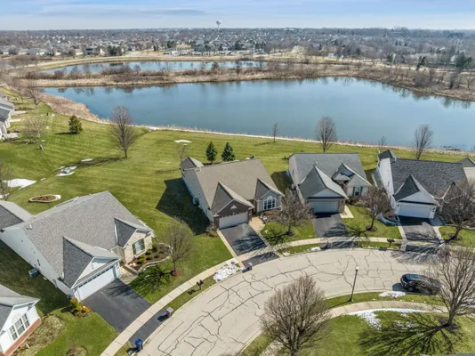 Property Slideshow image 2 of 36 | 2791 beacon point cir, Elgin, IL, 60124