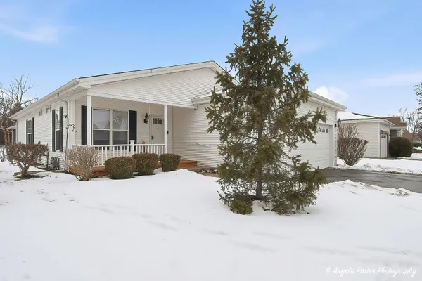 Property Slideshow image 3 of 31 | 54 rocking horse ln, Grayslake, IL, 60030