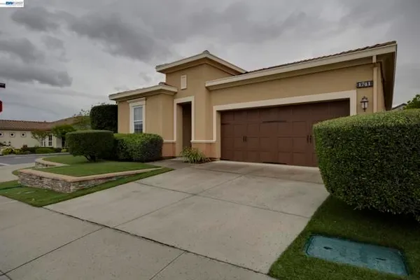 Property Slideshow image 2 of 74 | 1741 chardonnay ln, Brentwood (Cc), CA, 94513