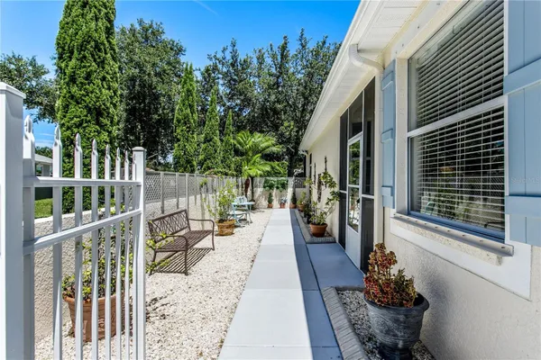 Property Slideshow image 2 of 34 | 8105 ambersweet pl, Land O Lakes, FL, 34637