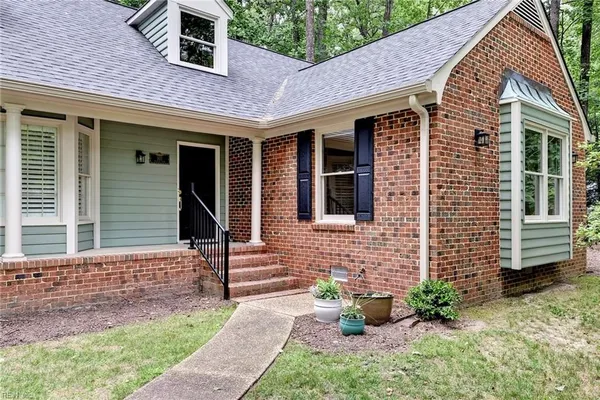 Property Slideshow image 3 of 44 | 101 holman rd, Williamsburg, VA, 23185