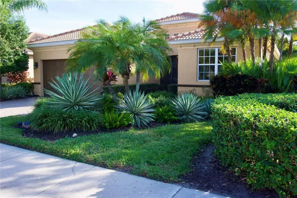 Property Slideshow image 2 of 20 | 9010 heritage sound dr, Bradenton, FL, 34212