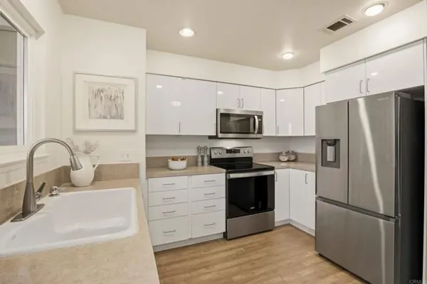 Property Slideshow image 3 of 31 | 3561 boussock ln, Oceanside, CA, 92057