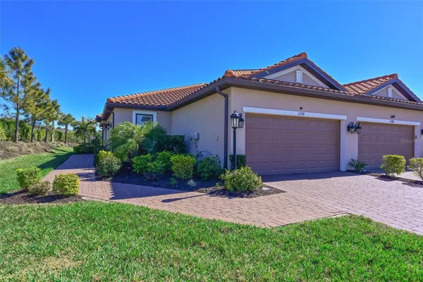 Property Slideshow image 2 of 51 | 15792 sacile ln, Lakewood Ranch, FL, 34211