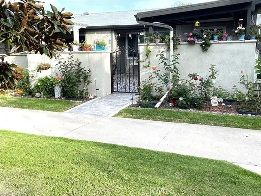 Property Slideshow image 2 of 22 | 1851 mckinney way, Seal Beach, CA, 90740