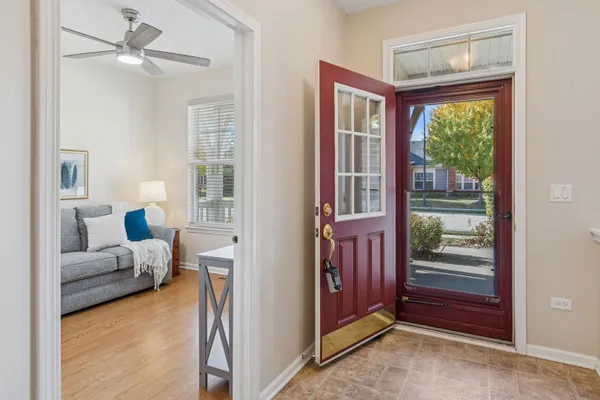 Property Slideshow image 3 of 38 | 2819 normandy cir, Naperville, IL, 60564