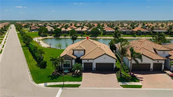 Property Slideshow image 2 of 50 | 28003 wicklow ct, Bonita Springs, FL, 34135