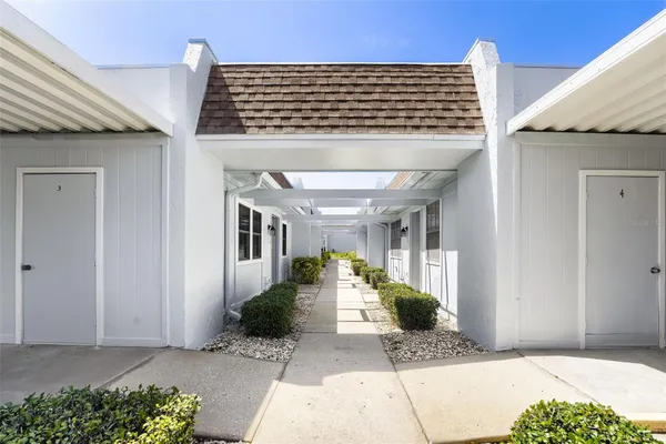 Property Slideshow image 2 of 22 | 11210 carriage hill dr 6, Port Richey, FL, 34668