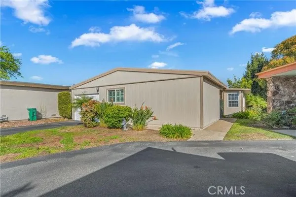 Property Slideshow image 2 of 26 | 3808 vis, Oceanside, CA, 92057