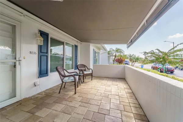 Property Slideshow image 3 of 72 | 9235 35th way n # 6, Pinellas Park, FL, 33782