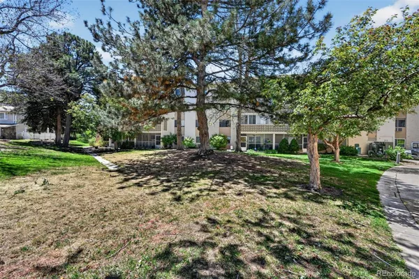 Property Slideshow image 3 of 34 | 3184 s heather gardens way 408, Aurora, CO, 80014