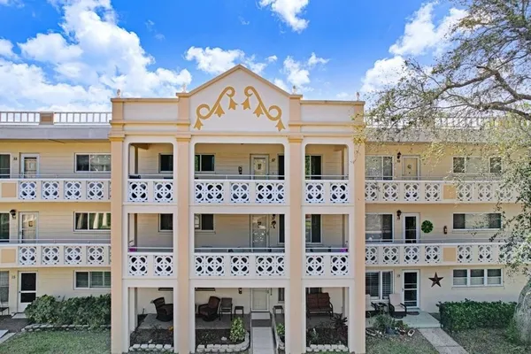 Property Slideshow image 3 of 47 | 2285 israeli dr 57, Clearwater, FL, 33763