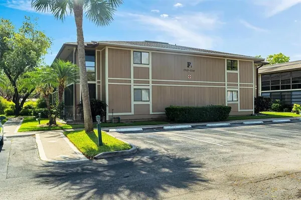 Property Slideshow image 2 of 34 | 7717 ashmont cr 109, Tamarac, FL, 33321