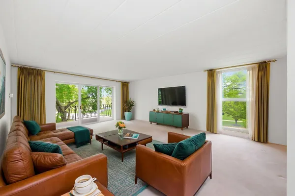 Property Slideshow image 3 of 23 | 5300 walnut ave 23c, Downers Grove, IL, 60515