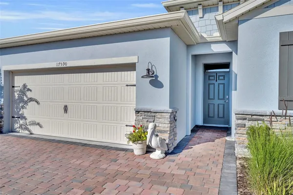 Property Slideshow image 3 of 54 | 17590 blazing star cir, Clermont, FL, 34714
