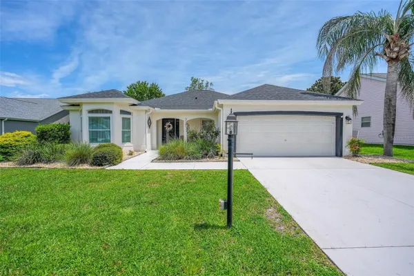 Property Slideshow image 2 of 62 | 1511 lavaca ln, Lady Lake, FL, 32159
