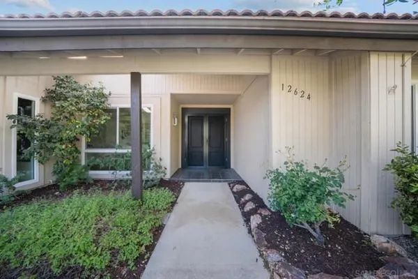 Property Slideshow image 3 of 27 | 12624 camino emparrado, San Diego, CA, 92128