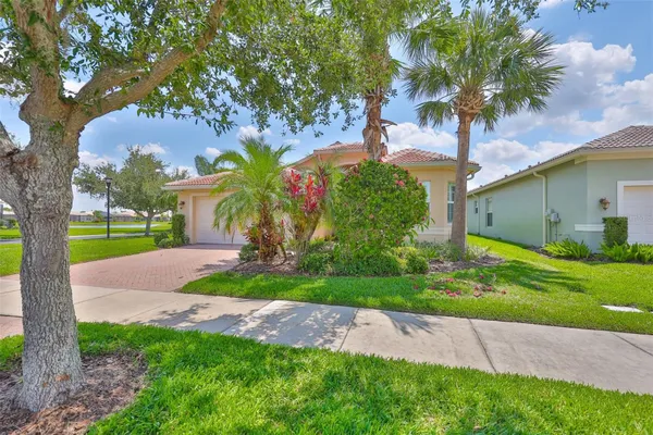 Property Slideshow image 2 of 75 | 16227 cape coral dr, Wimauma, FL, 33598