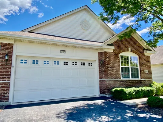 Property Slideshow image 2 of 50 | 3707 idlewild ln, Naperville, IL, 60564