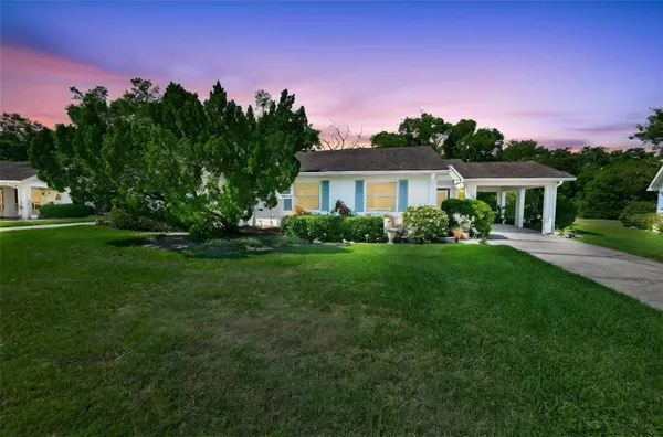 Property Slideshow image 3 of 98 | 511 finsbury cir b, Sun City Center, FL, 33573