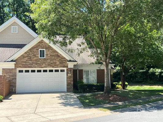 Property Slideshow image 2 of 48 | 10925 casetta dr, Matthews, NC, 28105