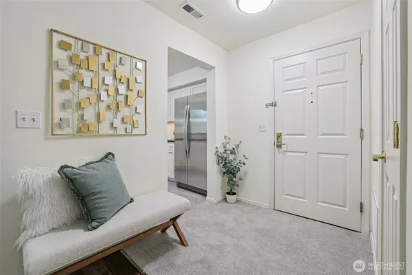 Property Slideshow image 2 of 40 | 4133 224th ln 103, Issaquah, WA, 98029