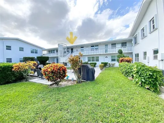 Property Slideshow image 2 of 28 | 20 bedford a # 20, West Palm Beach, FL, 33417