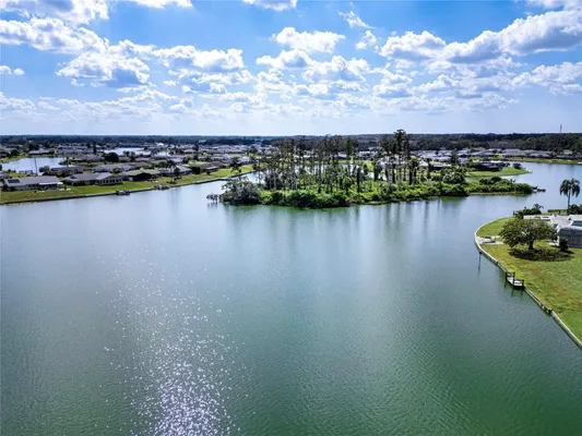 Property Slideshow image 3 of 100 | 1606 bunker hill dr, Sun City Center, FL, 33573