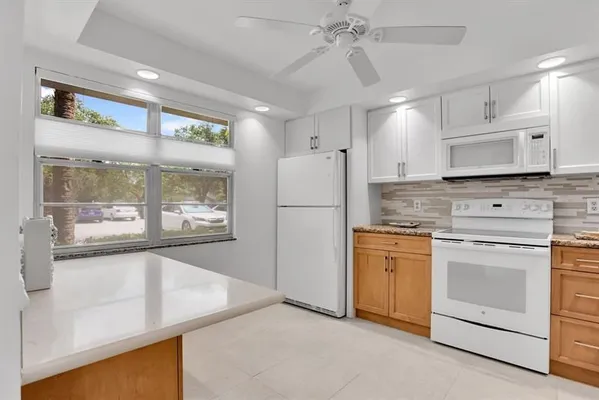 Property Slideshow image 2 of 40 | 3303 aruba way m1, Coconut Creek, FL, 33066