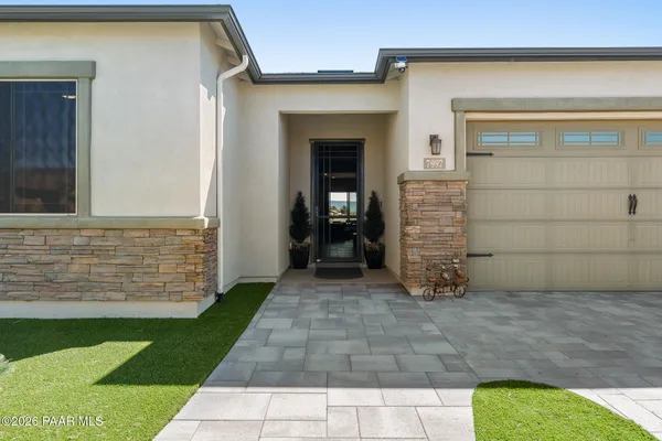 Property Slideshow image 3 of 40 | 7997 bella vista ln, Prescott Valley, AZ, 86315