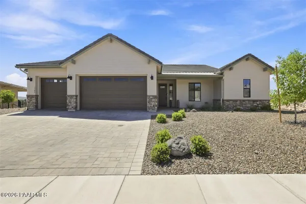 Property Slideshow image 2 of 52 | 1165 s lakeview dr, Prescott, AZ, 86301