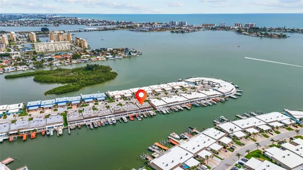 Property Slideshow image 2 of 68 | 531 boca ciega point blvd 531, St Petersburg, FL, 33708