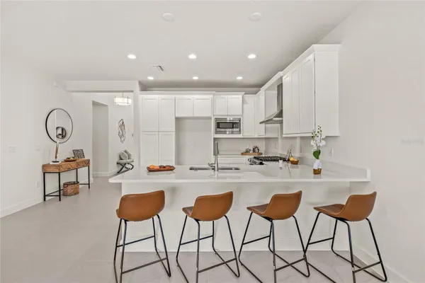 Property Slideshow image 2 of 47 | 32565 veneto pl, Wesley Chapel, FL, 33543